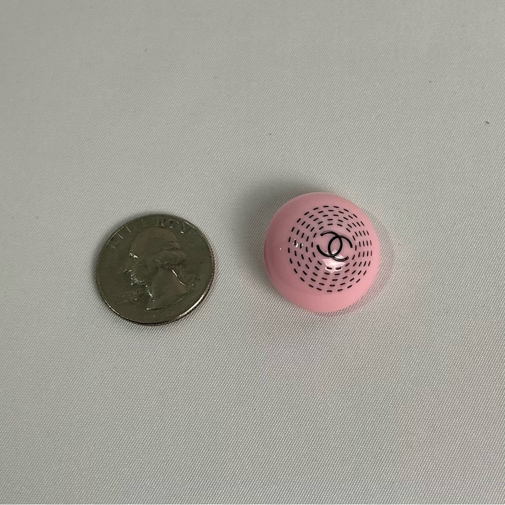 Chanel Pink Button - Picture 6 of 6